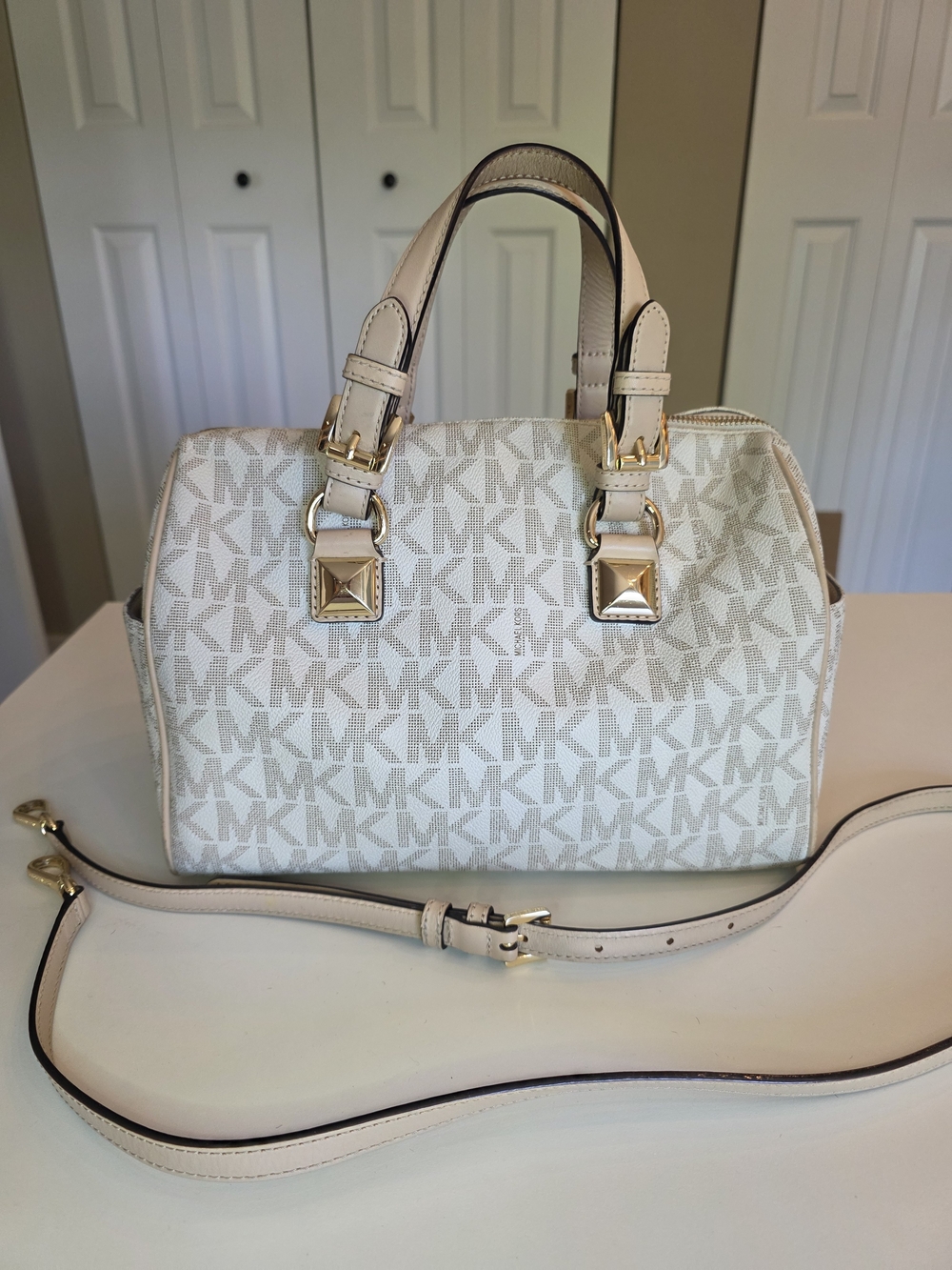 Michael Kors Grayson Medium Vanilla Boston Bag